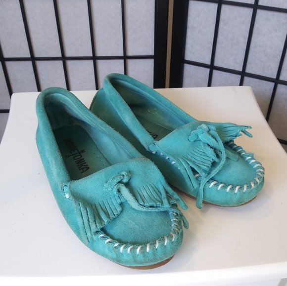 turquoise minnetonka moccasins